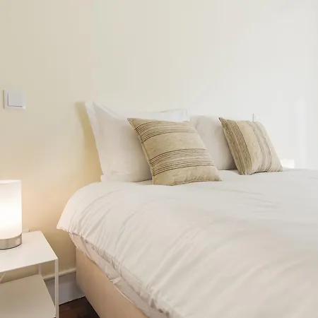 Spacious 4bdr River View Appartement