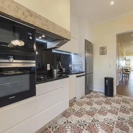 Spacious 4bdr River View Appartement Lisboa