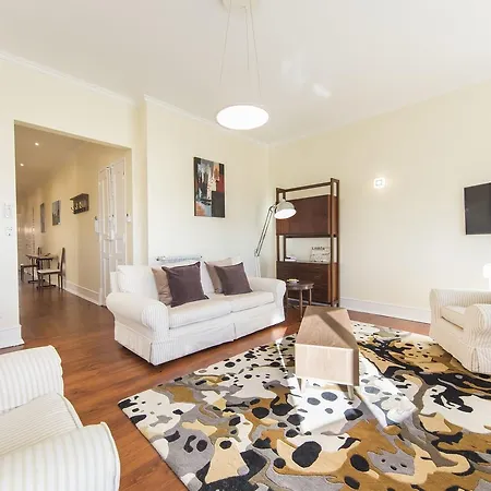 Апартаменты Spacious 4bdr River View Лиссабон