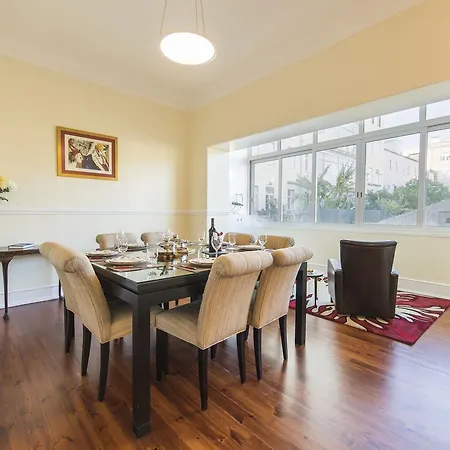 Spacious 4bdr River View * Лиссабон