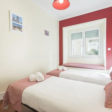 Spacious 4bdr River View Апартаменты Лиссабон