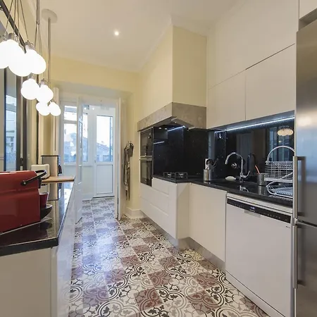 Spacious 4bdr River View Апартаменты
