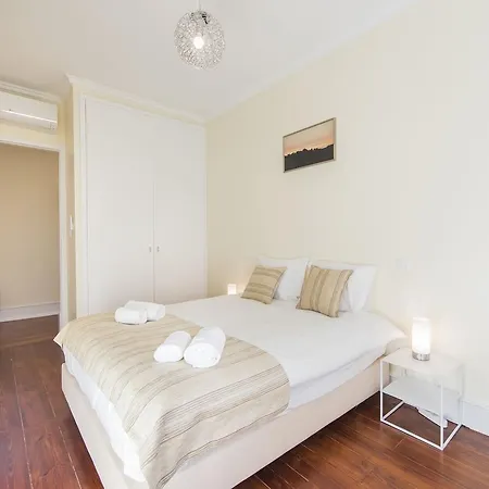 Spacious 4bdr River View Lisboa